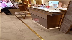 南京中强展柜厂·奢侈品店铺装修展柜定制解决方案