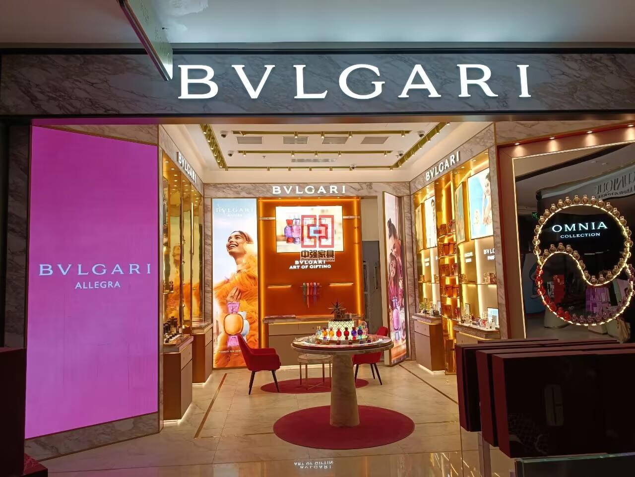 南京中强展柜厂·奢侈品店铺装修展柜定制解决方案
