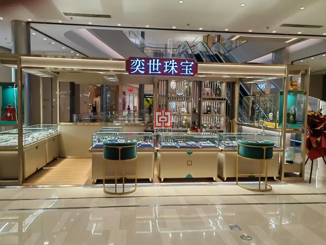 高档珠宝首饰店铺，商场多经点位展柜定制，南京中强展柜厂